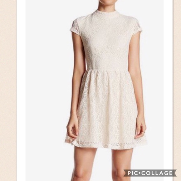 Romeo + Juliet Couture Open Back Lace Dress - Picture 1 of 4